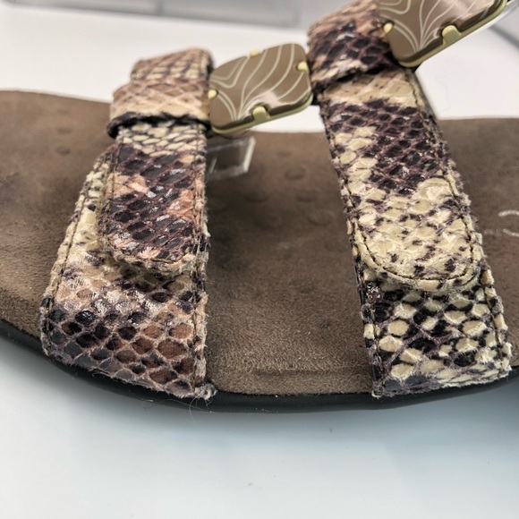 Vionic Amber Sandals Sz 10 M Natural Snake Velcro - Picture 4 of 16